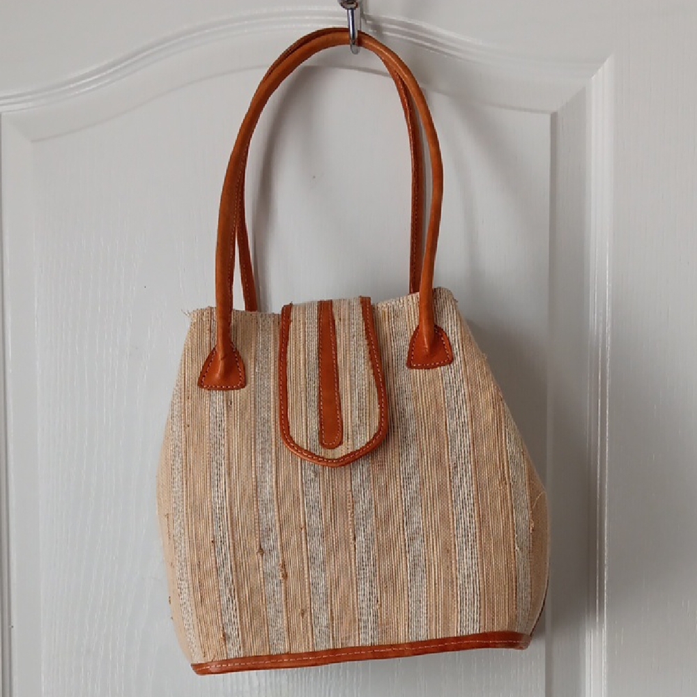 Elegant Woven Straw Tan and Brown Women's Bag